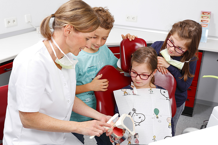 Kinderzahnheilkunde Kinderzahnarzt - Zahnarztpraxis in 58300 Wetter (Ruhr)